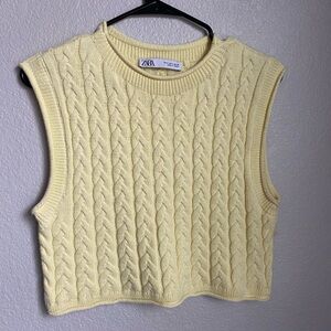 KNITTED YELLOW TOP